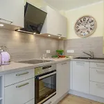 With 1 Bedroom *