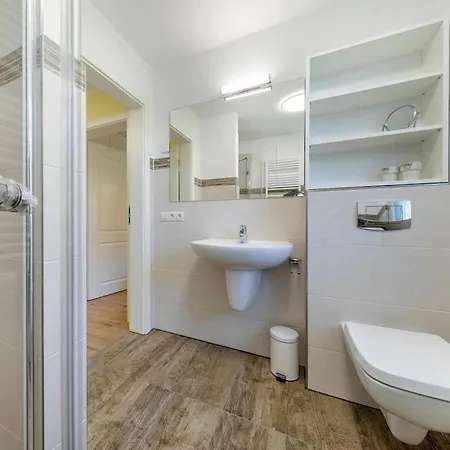 With 1 Bedroom *